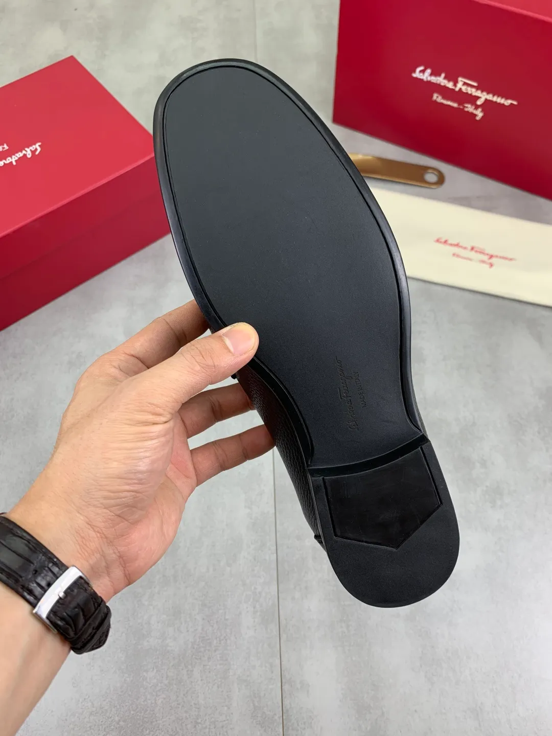 Men's shoes 💰P480 new high quality [Ferragamo/Ferragamo] latest model original imported calfskin, imported cowhide lining + original luxury metal buckle + original combination outsole Comparison without pressure Code number: 38-44 (45 customized)